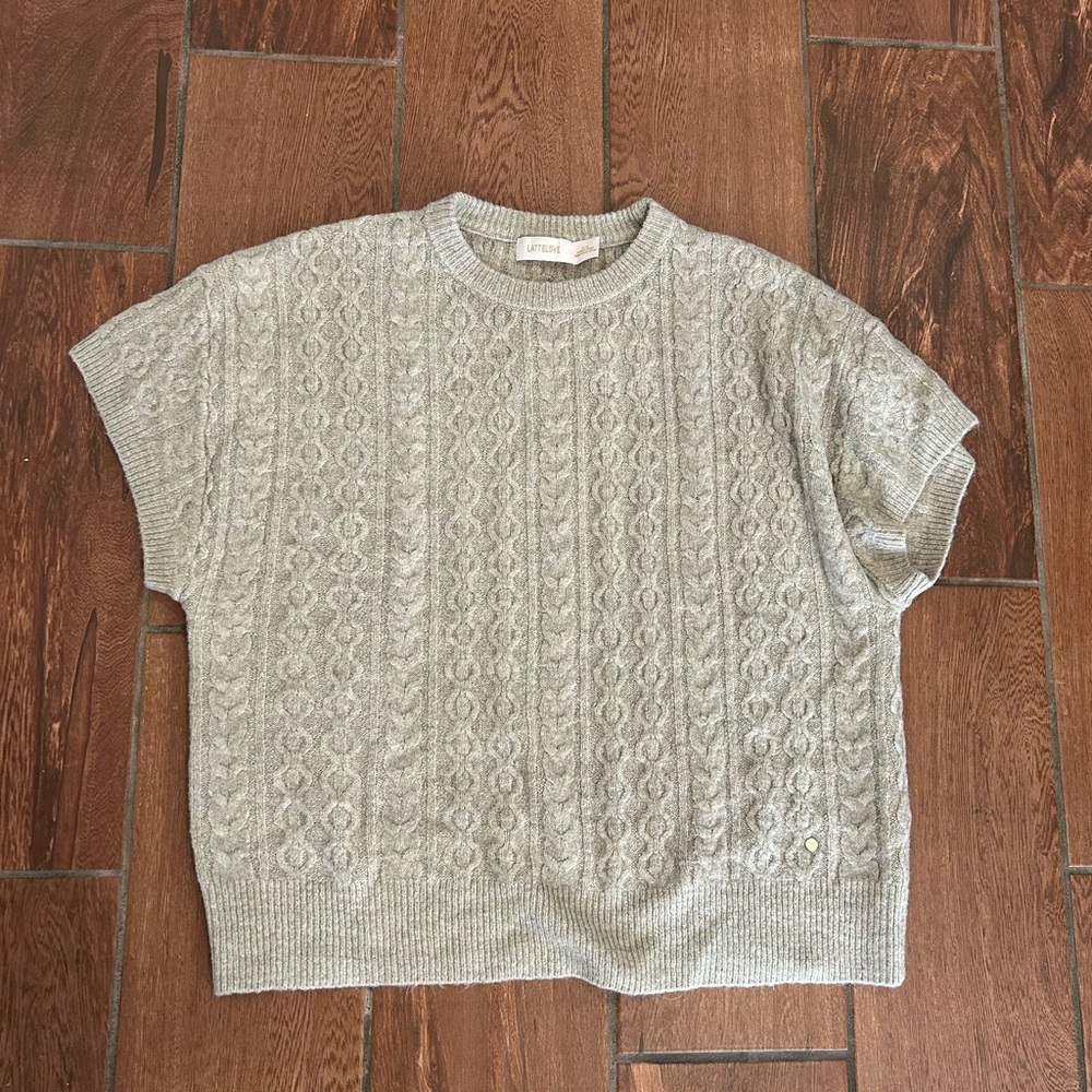 Lattelove size M oatmeal soft half sleeve oversized sweater
